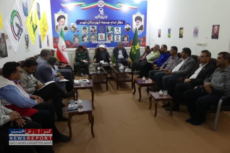 متولیان برگزارکننده دومین یادواره سرداران و ۱۶۶ شهید شهرستان توسط مجمع طلاب و فضلای شهرستان مهر تجلیل شدند