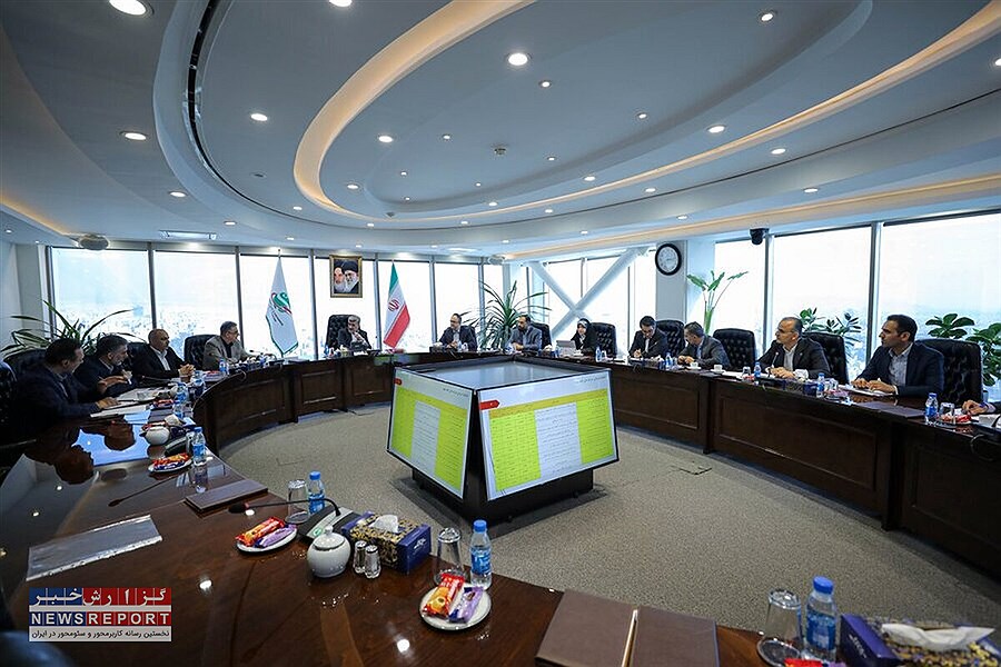 سازمان بورس به سراغ ناشران بزرگ رفت؛ جلسه بررسی عملکرد «ومعادن» و شرکت‌های تابعه برگزار شد