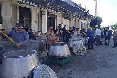 تصویر پخت یک تن و دویست کیلو حلیم نذری در شهر فال